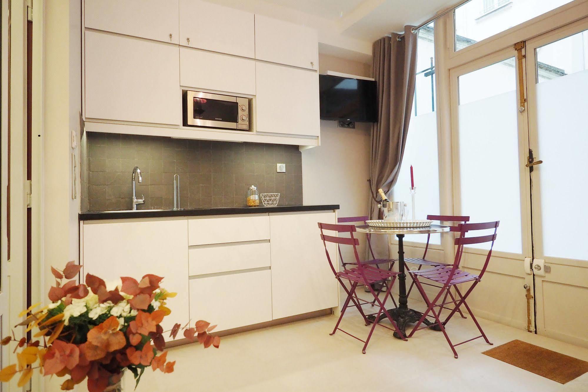 Palais Royal Chicsuites Париж Екстериор снимка